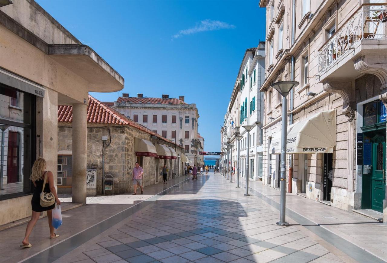 Oasis Luxury Apartment With Terrarce And Jacuzzi Split Zewnętrze zdjęcie